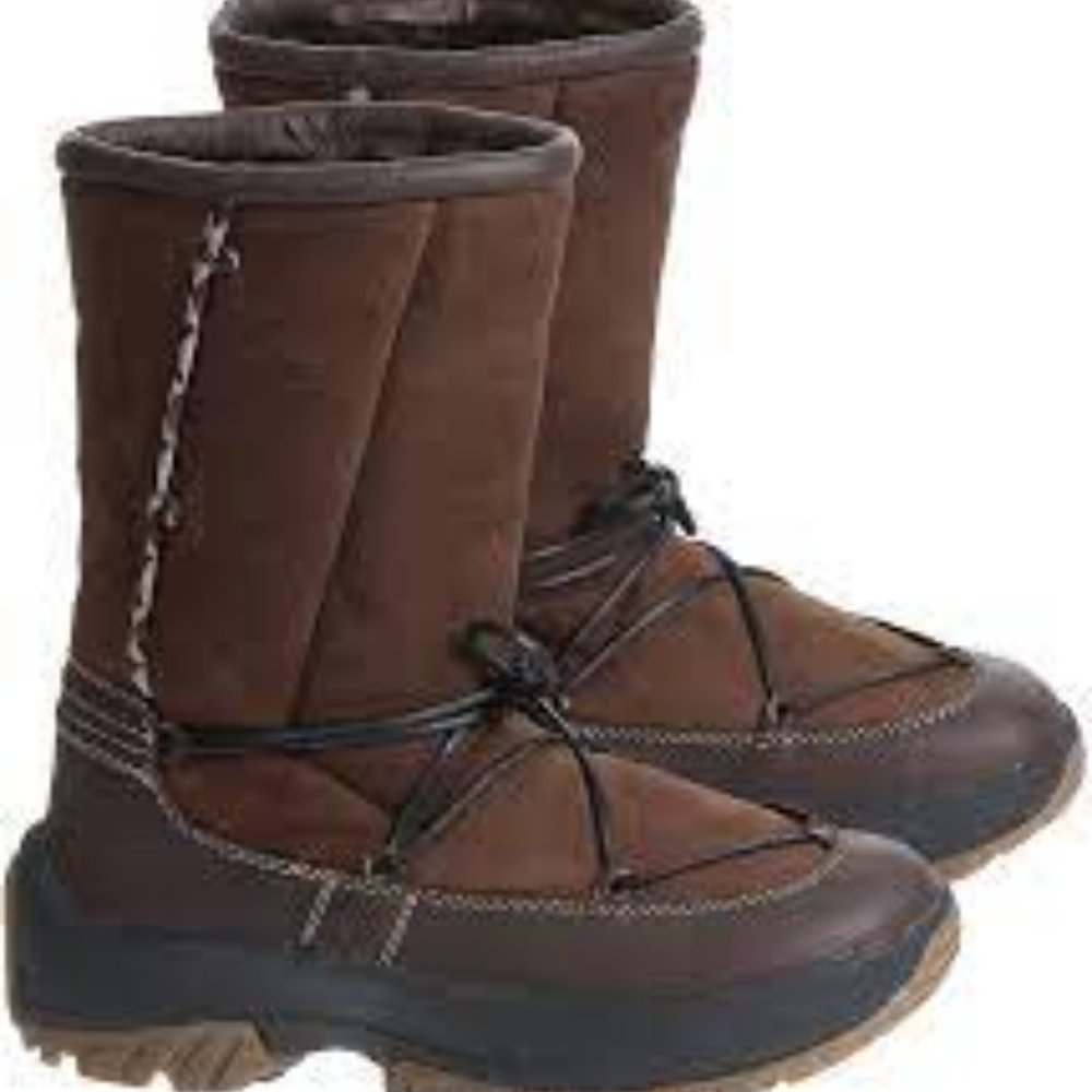 ULU Crow Boot Brand New In Box Never Tried on